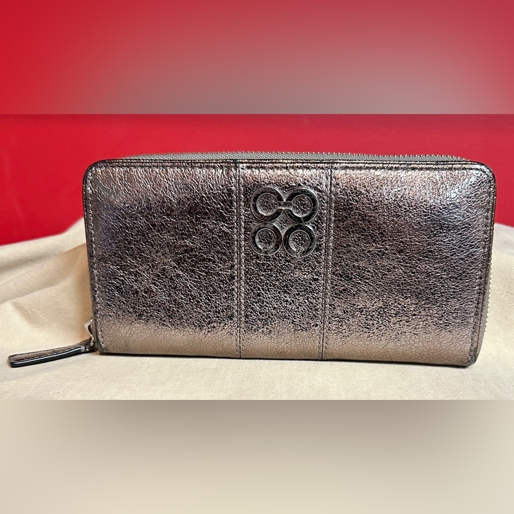 Coach Metallic Leather Zip Around Wallet Large Size Lots of Storage 8”x4”x1”